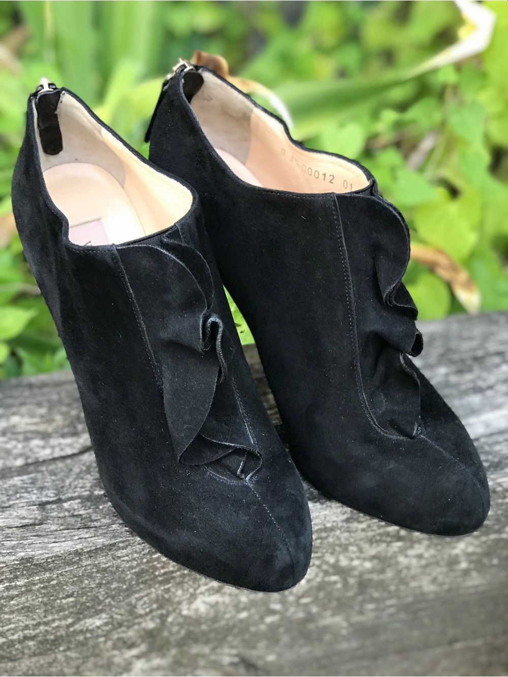 VALENTINO GARAVANI Suede Ruffle Ankle Booties Black Suede Heels SIZE 39 EU - Picture 16 of 16